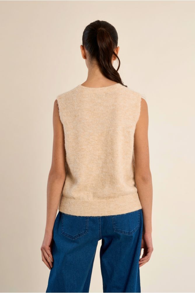 Sleeveless round neck sweater