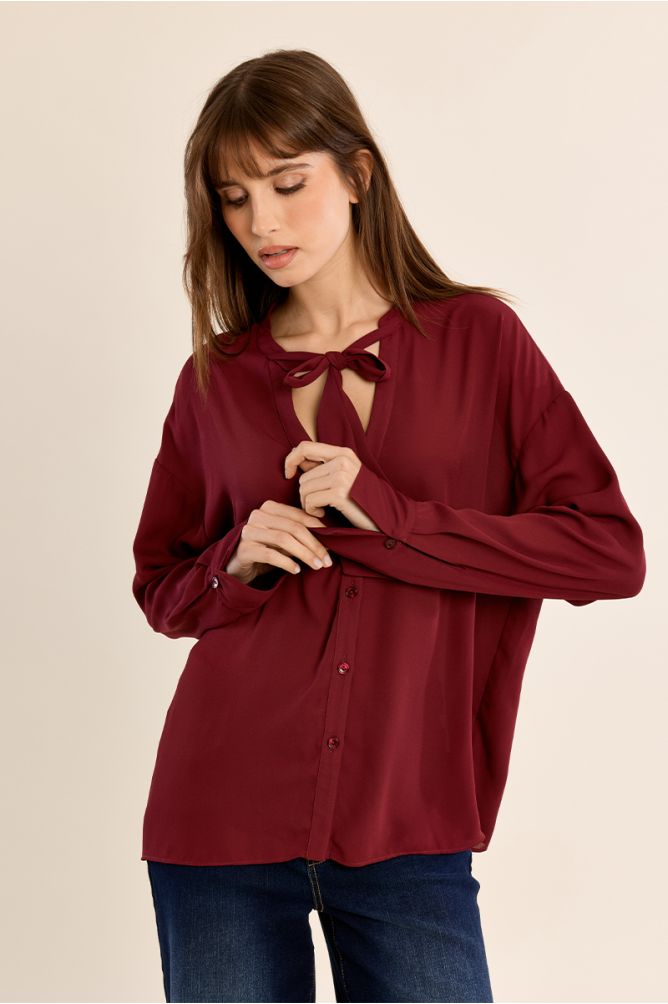 Fluid blouse with collar