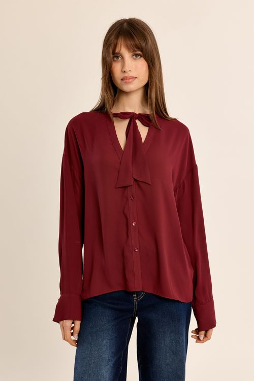 Fluid blouse with collar