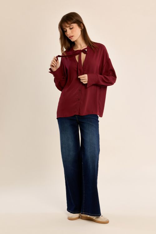 Fluid blouse with collar