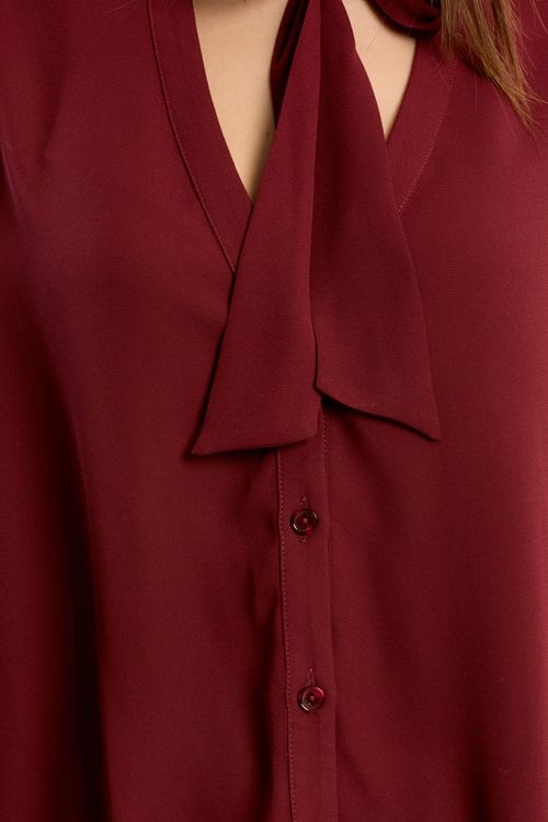 Fluid blouse with collar