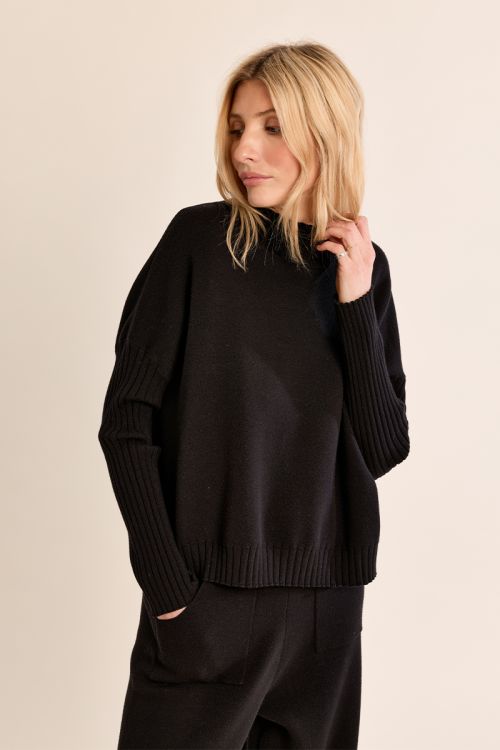 Stand-up neck sweater, basic