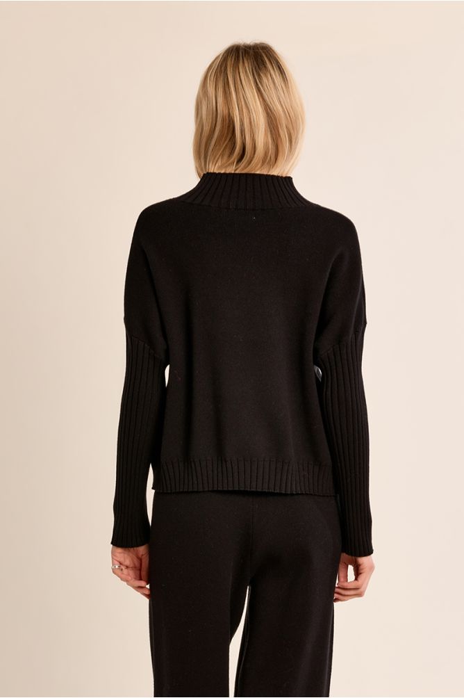 Stand-up neck sweater, basic