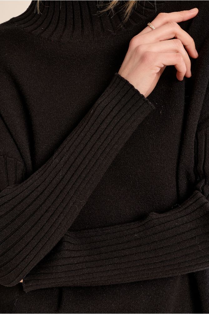 Stand-up neck sweater, basic