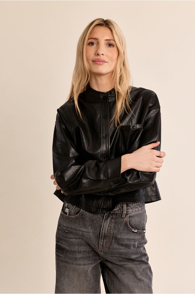 Veste en simili-cuir courte