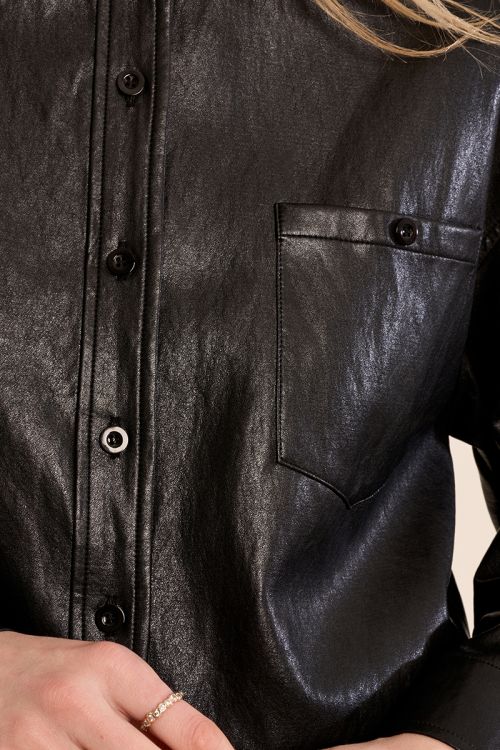 Chaqueta de manga larga efecto cuero