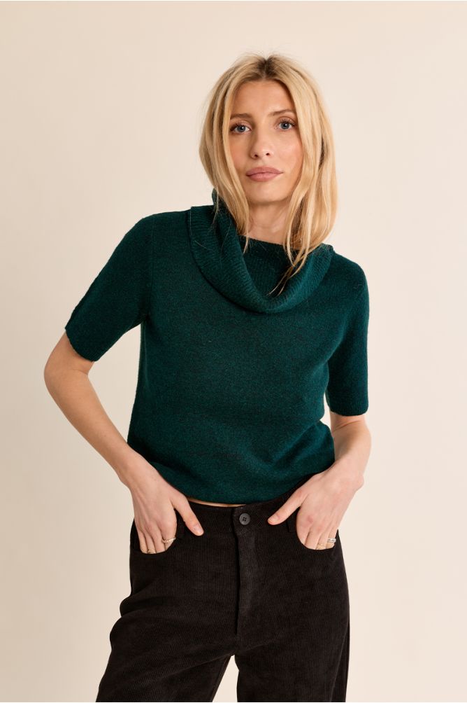 Short-sleeved sweater, cowl neck