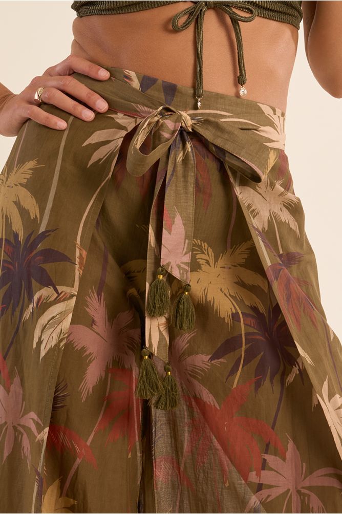 Pantalon large imprimé et ceinture à nouer