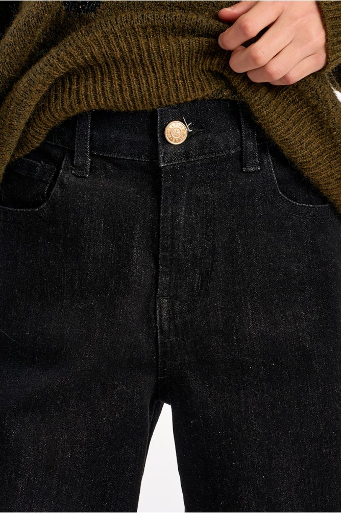 High-waisted jeans, flared fit