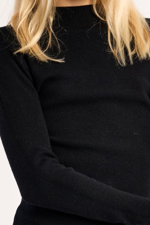 Knitted sweater, round neck