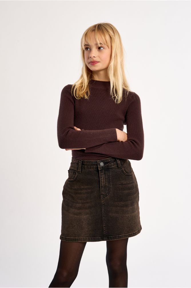 Knitted sweater, round neck