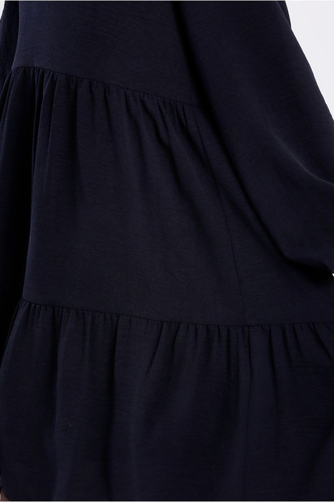 Robe mi-longue, multi-volants