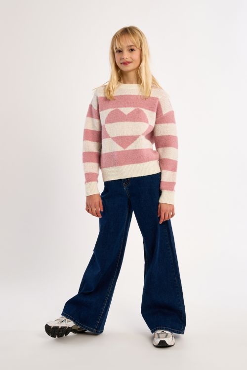 Pull à rayures, motif cœur