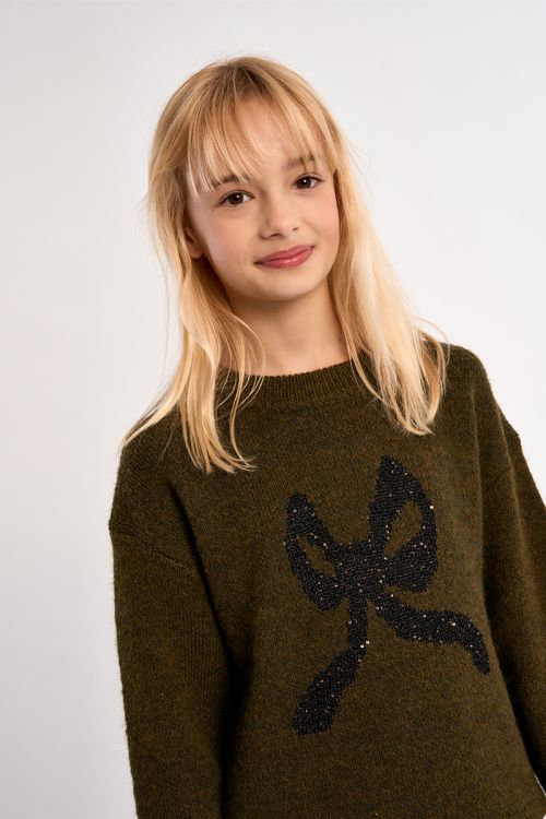 Knitted sweater, bow pattern