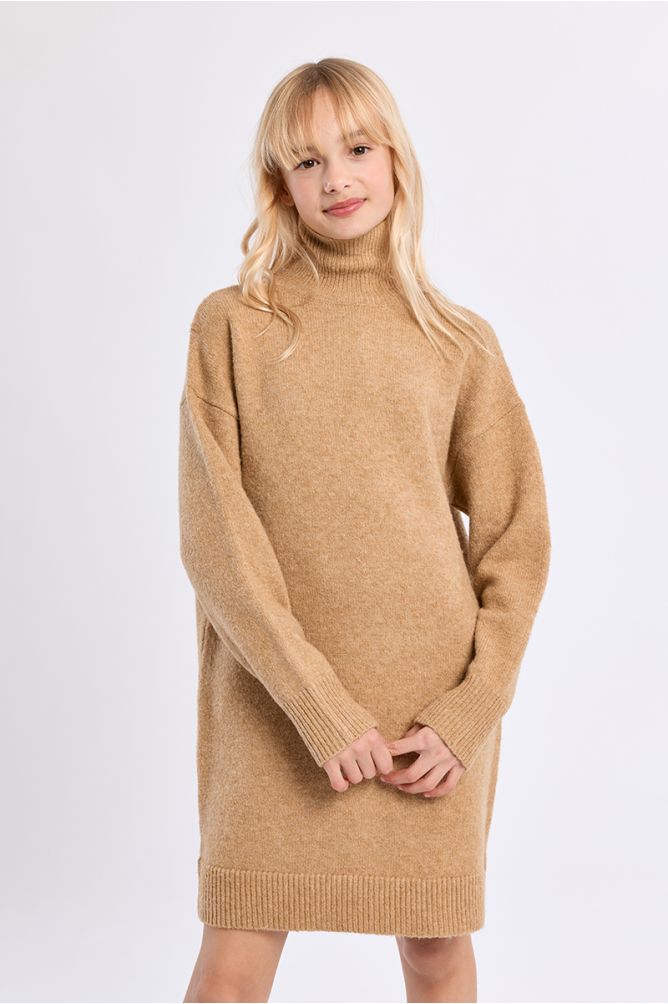 Vestido de punto y cuello alto