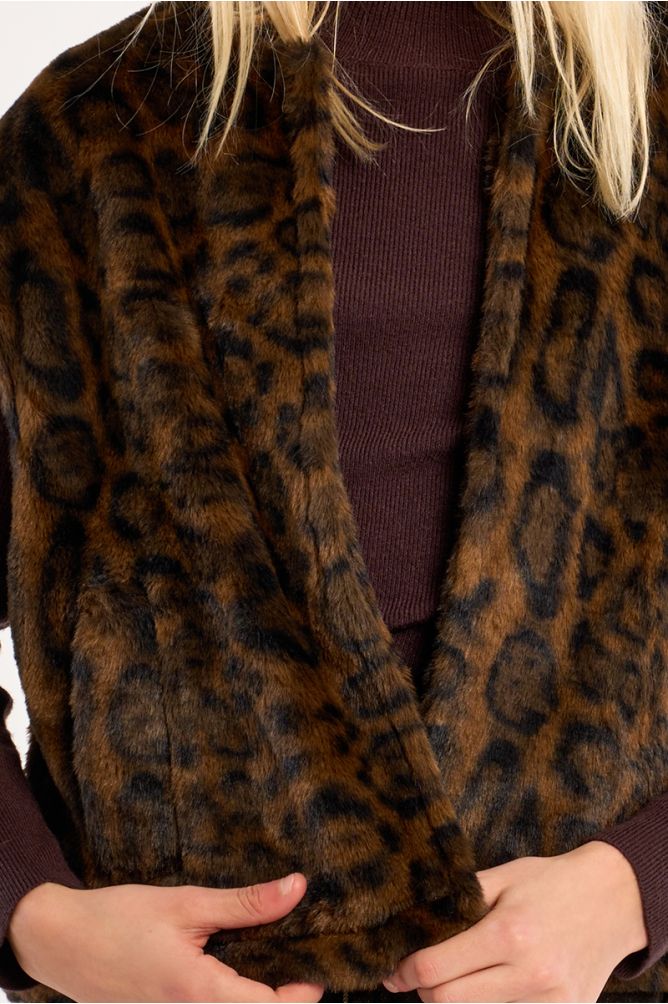 Sleeveless faux fur jacket