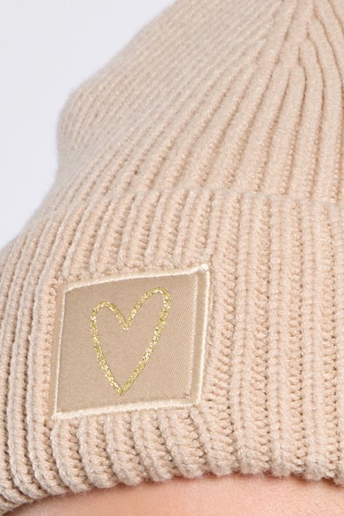 Knitted beanie, Heart patch