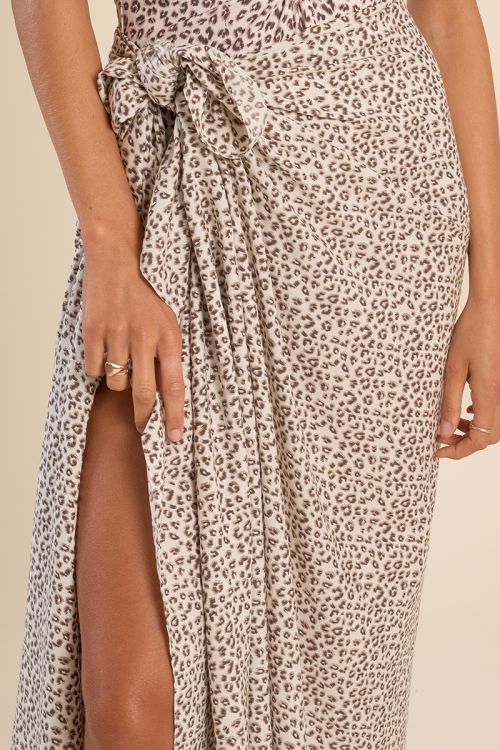 Pareo de mujer largo, con estampado.