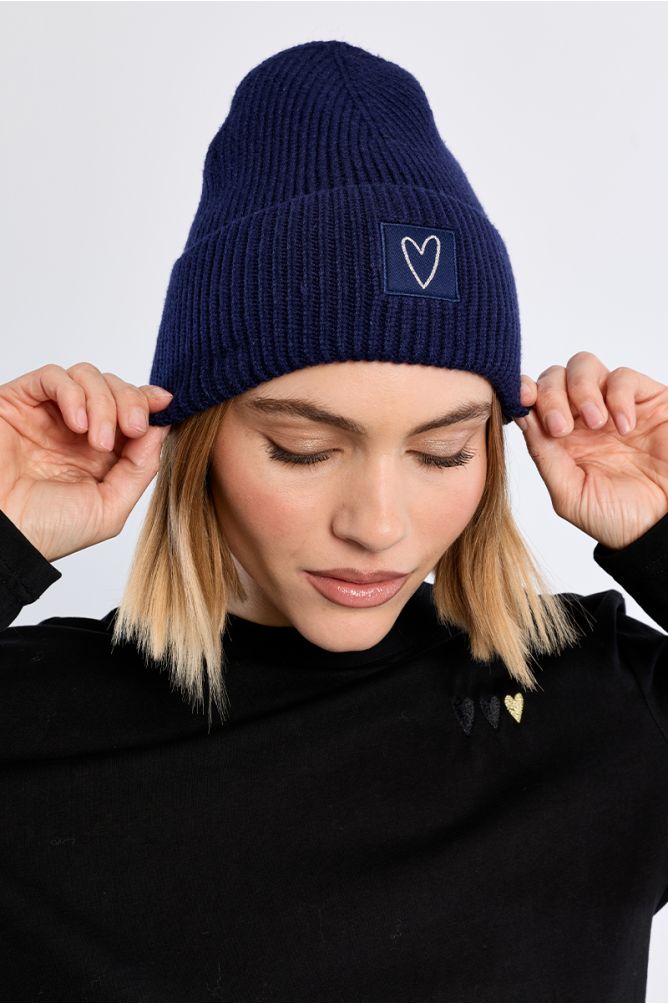 Knitted beanie, Heart patch