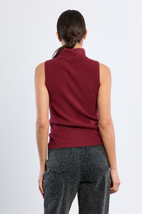 Thin sleeveless turtleneck