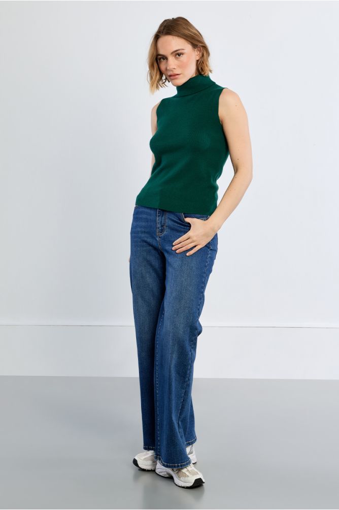 Thin sleeveless turtleneck