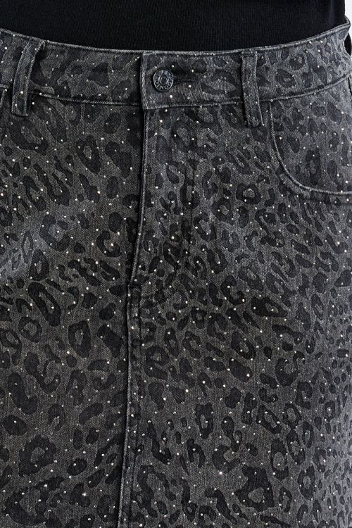 Mini jupe léopard, en denim strassé