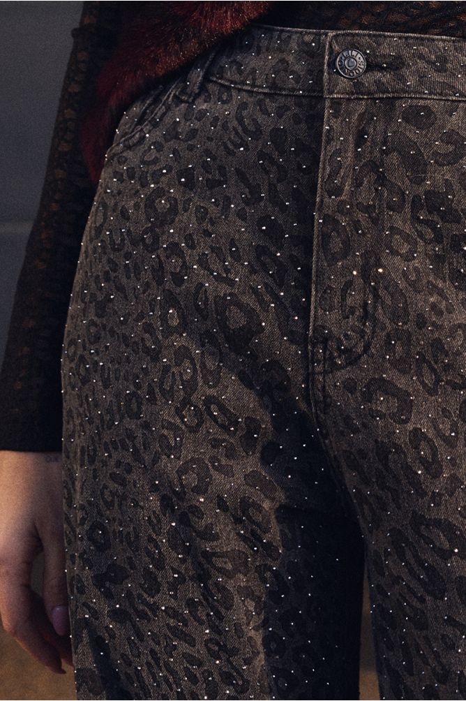 Jeans dritti con strass e stampa leopardata - Lili Sidonio