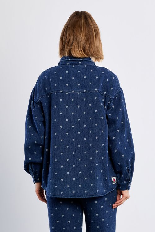 Sobrecamisa vaquera estampado corazones