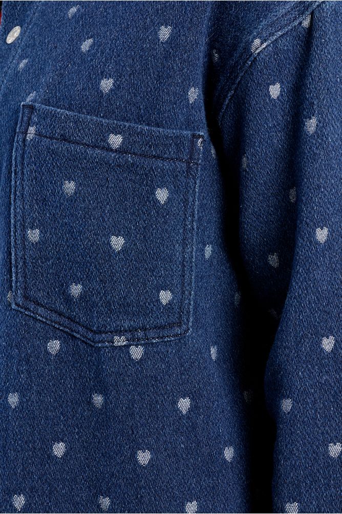 Sobrecamisa vaquera estampado corazones