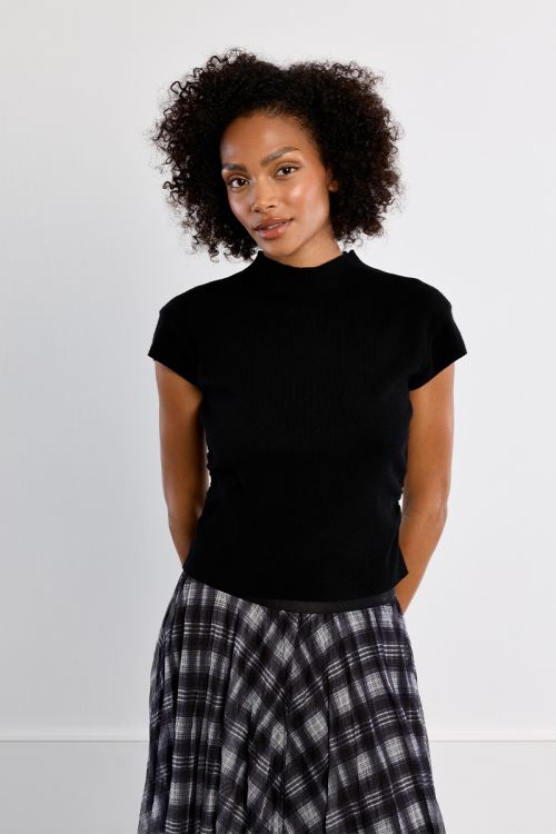 Knitted sweater, short sleeves