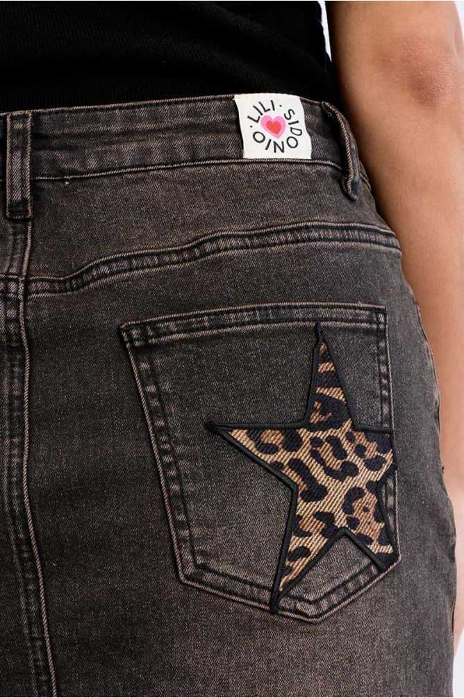 Falda corta vaquera detalle estrellas