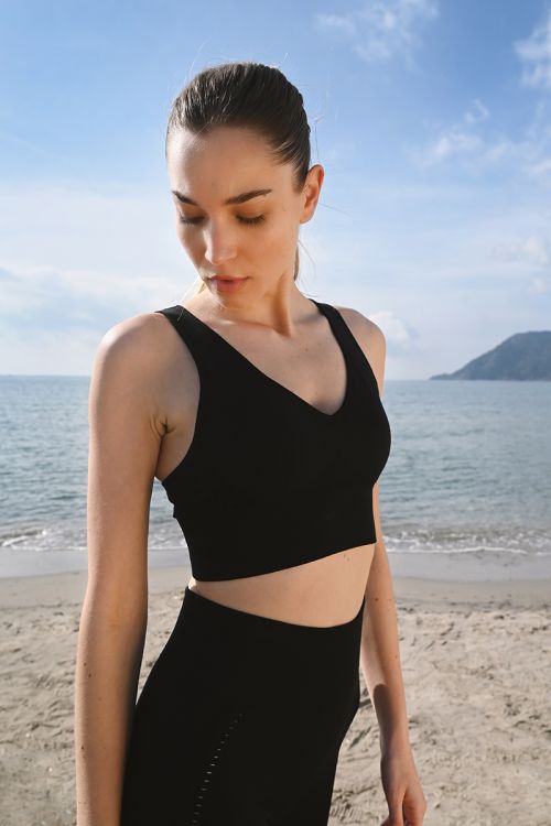 Brassière de sport, bretelles croisées