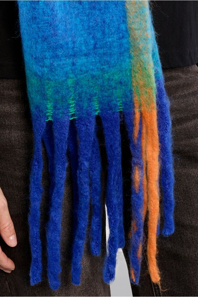 Bufanda multicolor con flecos