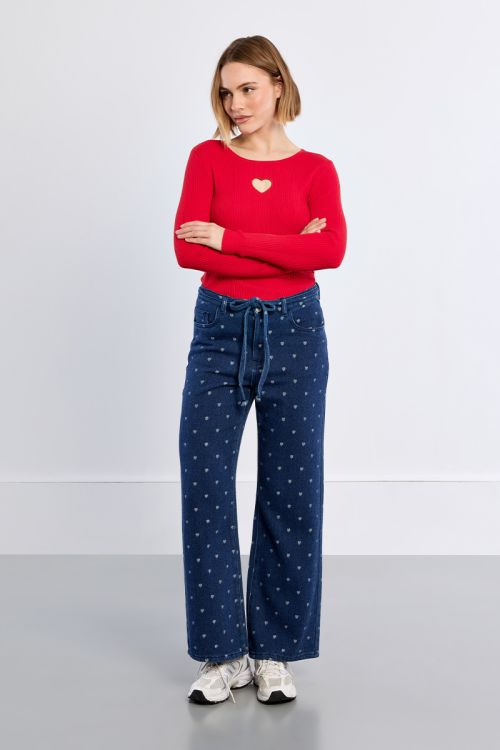 Pantalón vaquero estampado corazones