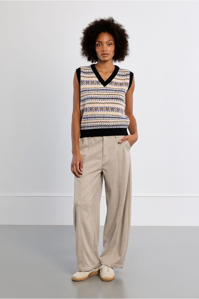 Sleeveless sweater, V-neck tybetan pattern