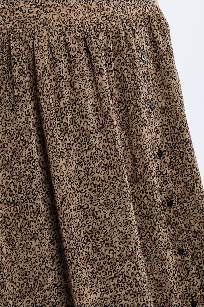 Falda larga con estampado y pliegues