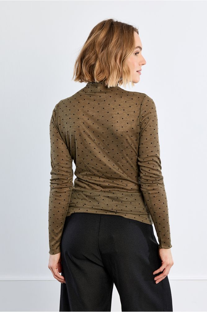 Sous pull à cœurs