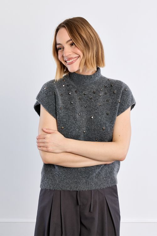 Pull sans manches clouté