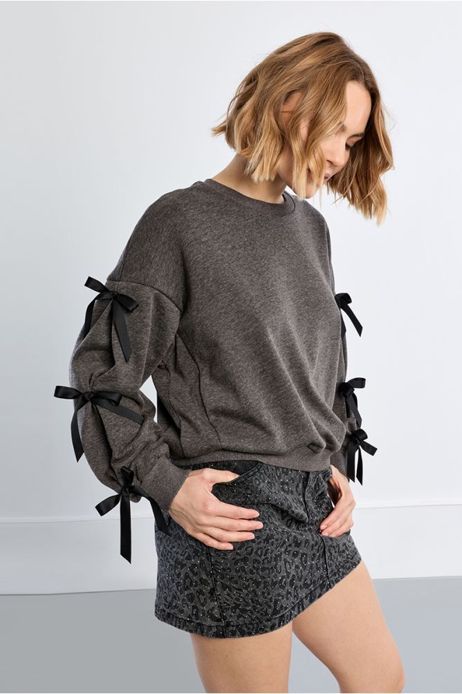 Plain sweatshirt with bows