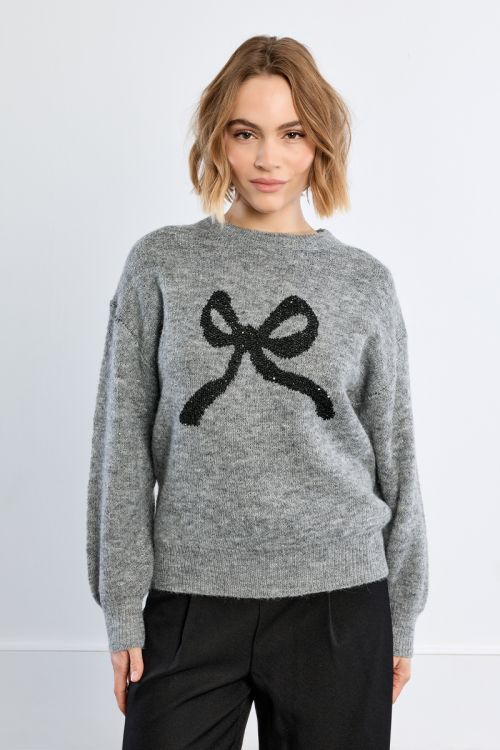 Pull en maille, motif nœud