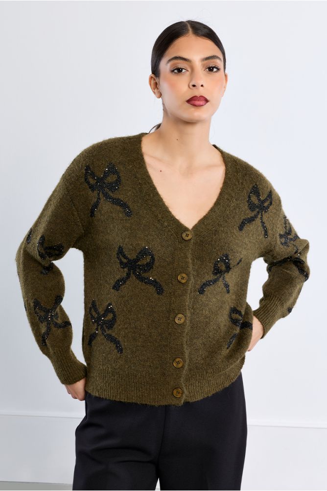 Knitted cardigan, bow patterns