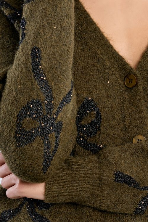 Cardigan en maille, motifs nœuds