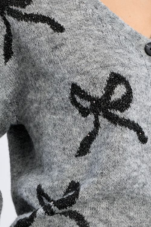 Cardigan en maille, motifs nœuds