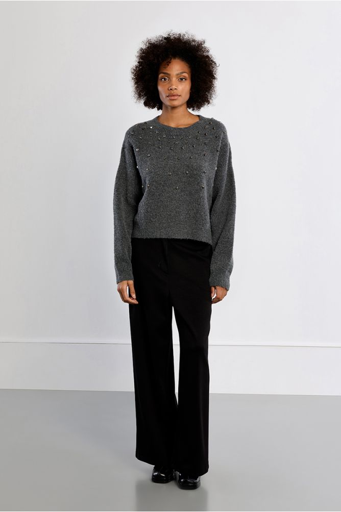 Pull en maille clouté