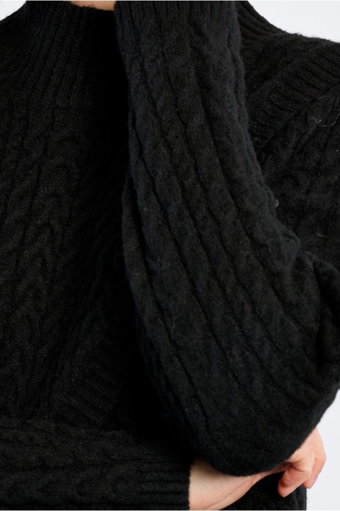 Cable-knit sweater, asymmetrical