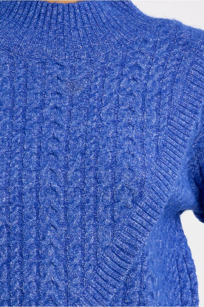Cable-knit sweater, asymmetrical