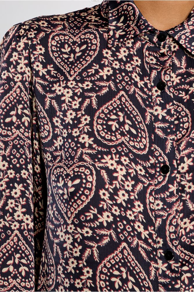 Camisa de manga larga mariposa y estampado