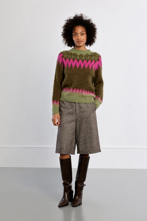 Sweater with geometric patterns