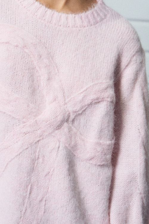 Pull en maille avec détail nœud