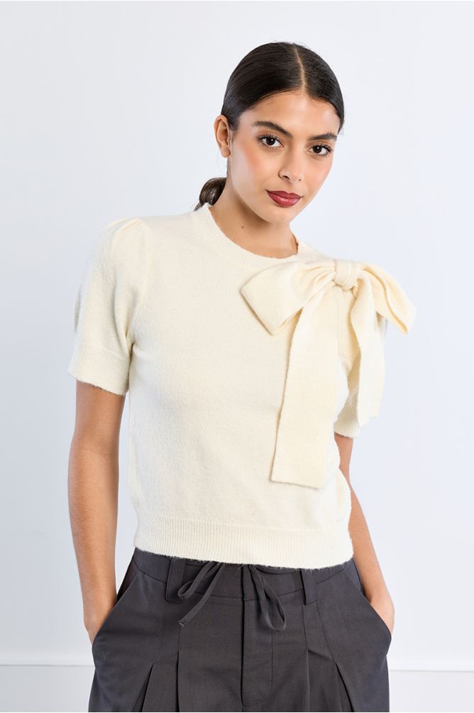 Short-sleeved knitted T-shirt with bow